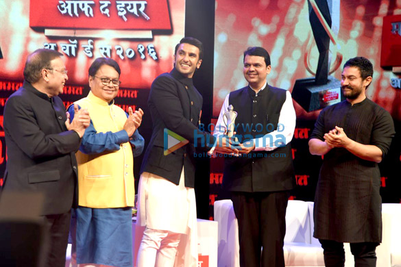 aamir khan ranveer singh at lokmat maharashtrian of the year award 2016 3