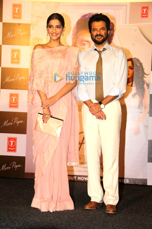 anil kapoor sonam kapoor grace the launch of music video mere papa 4