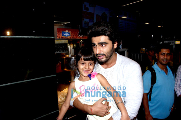arjun kapoor hosts a special screening of ki ka for ladies 4