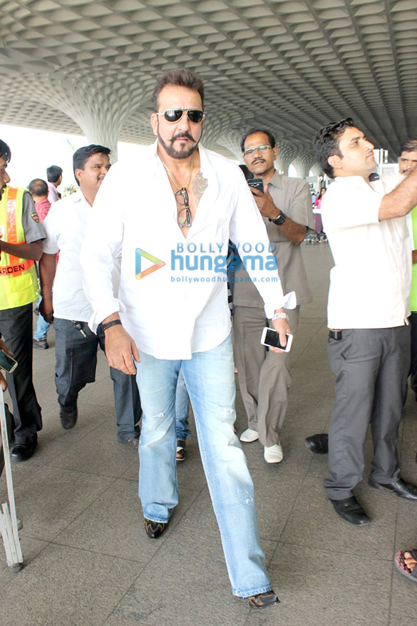 sanjay dutt family snapped on their way to rajasthan 5