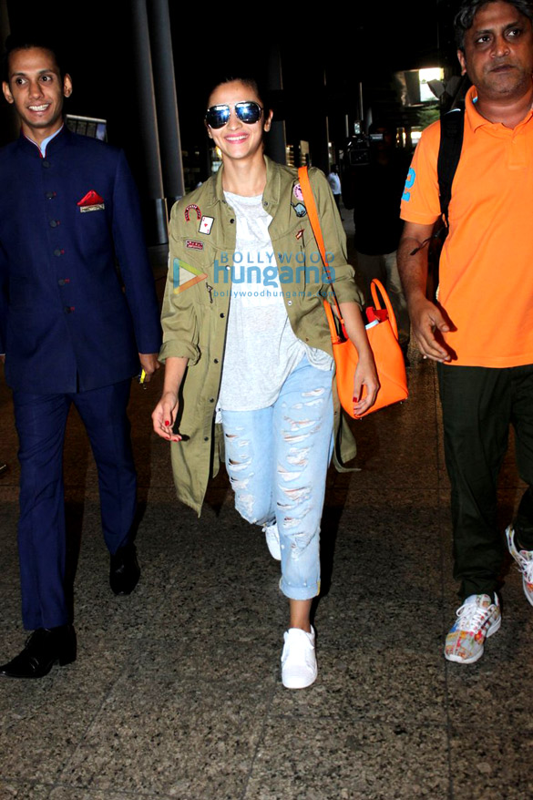 alia bhatt returns from bangkok after an ad shoot 10