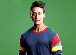 Tiger Shroff sneaks into Gaiety theatre Tiger Shroff sneaks into Gaiety theatre