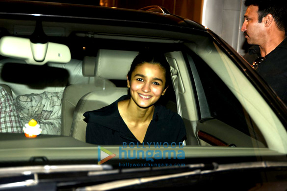 varun dhawan alia bhatt snapped on the sets of badrinath ki dulhania 3