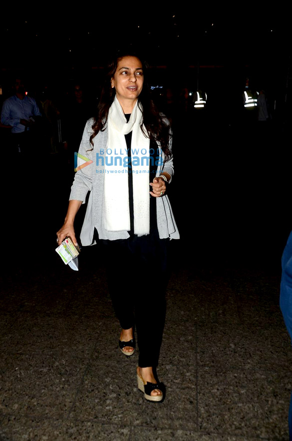 juhi chawla jay mehta snapped at the airport 6