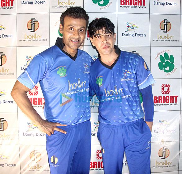 celebs grace the cricket match between daring dozen panthers in aid of pawsitive farm sanctuary 3