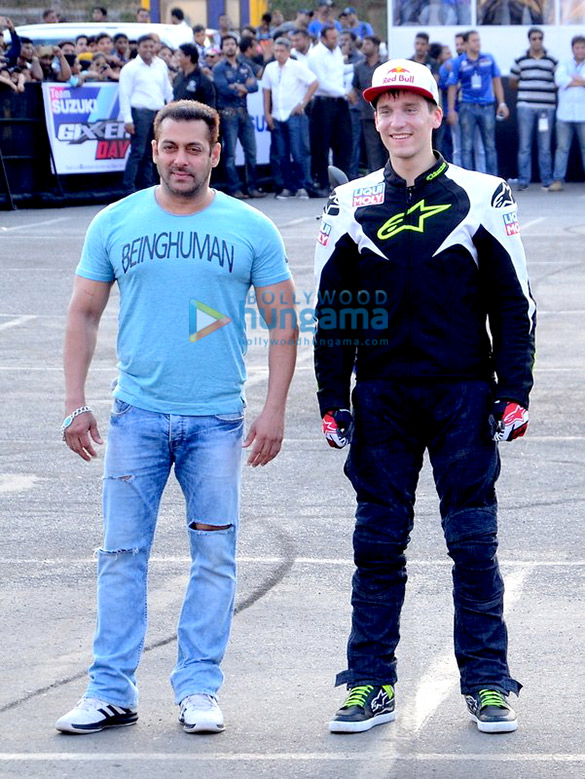 salman khan snapped at suzuki gixxer event 12