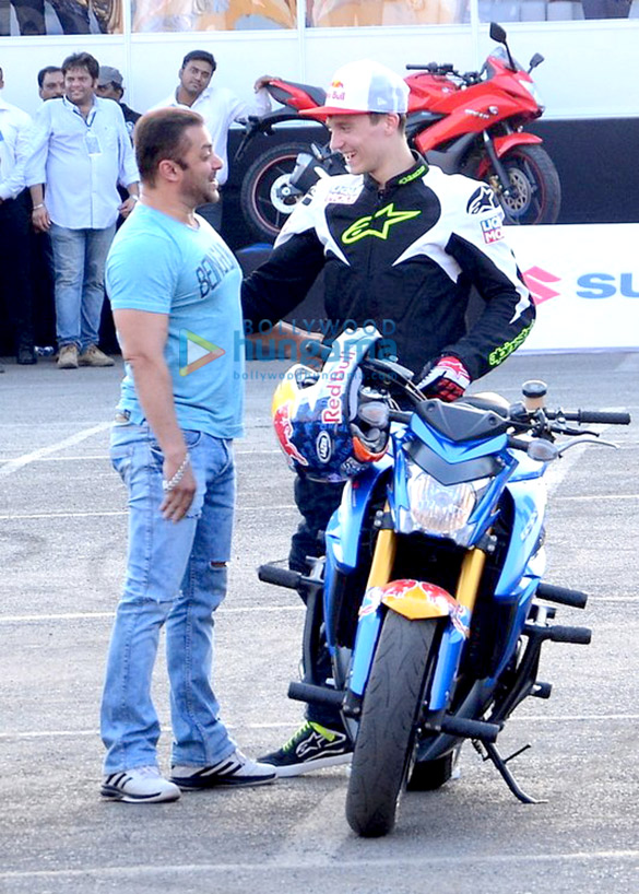 salman khan snapped at suzuki gixxer event 9