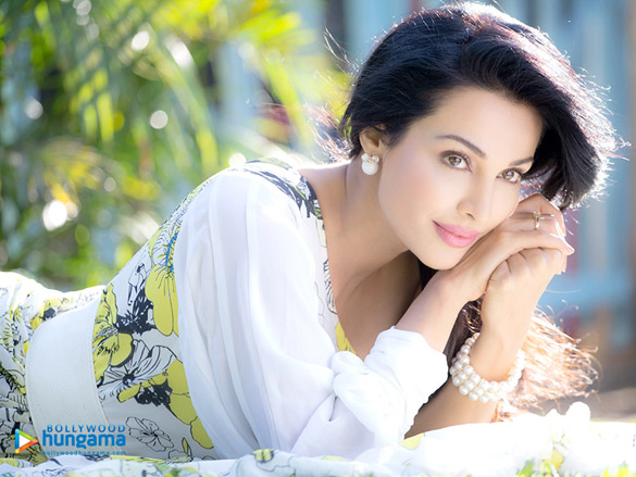 Flora Saini