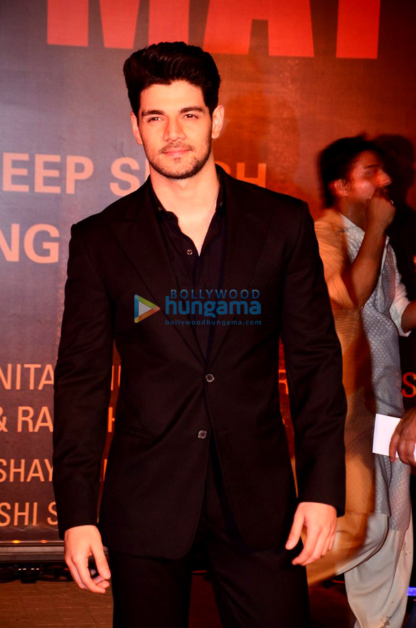 premiere of sarbjit 7