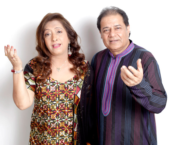 kavita mathrani sings with anup jalota for the album kripa karo bhagwan 7