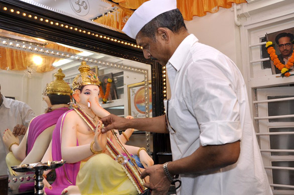 nana patekar celebrates the arrival of lord ganesh 2