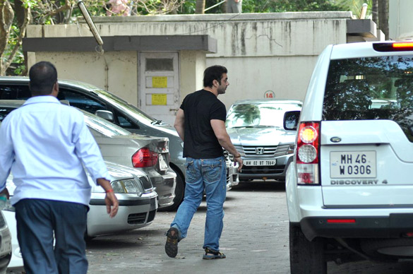 celebs grace the ganpati celebrations at salman khans house 8