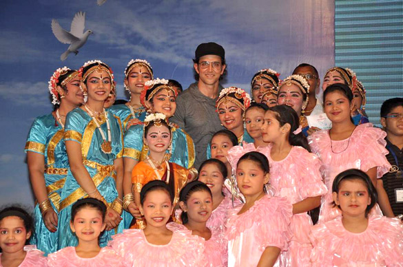 hrithik roshan at the launch of i pledge 4 peace project 7