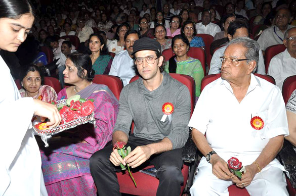 hrithik roshan at the launch of i pledge 4 peace project 10