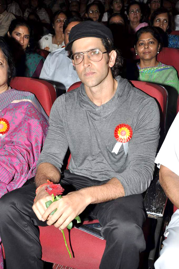 hrithik roshan at the launch of i pledge 4 peace project 11