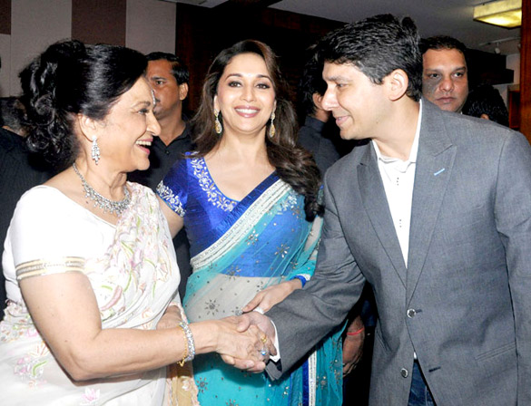 asha parekhs 70th birthday bash 8