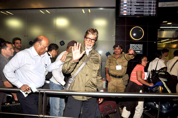 amitabh bachchan and others snapped at the airport 2