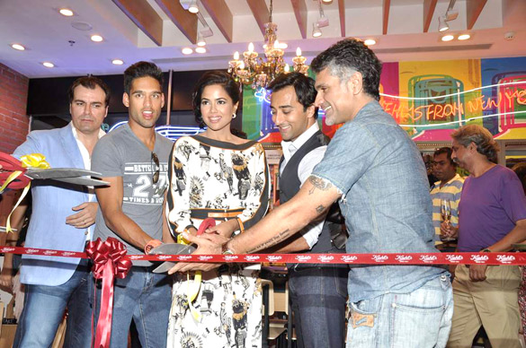 inauguration of kiehls outlet in south mumbai 2