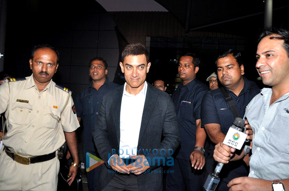 aamir khan clicked at mumbai airport 2