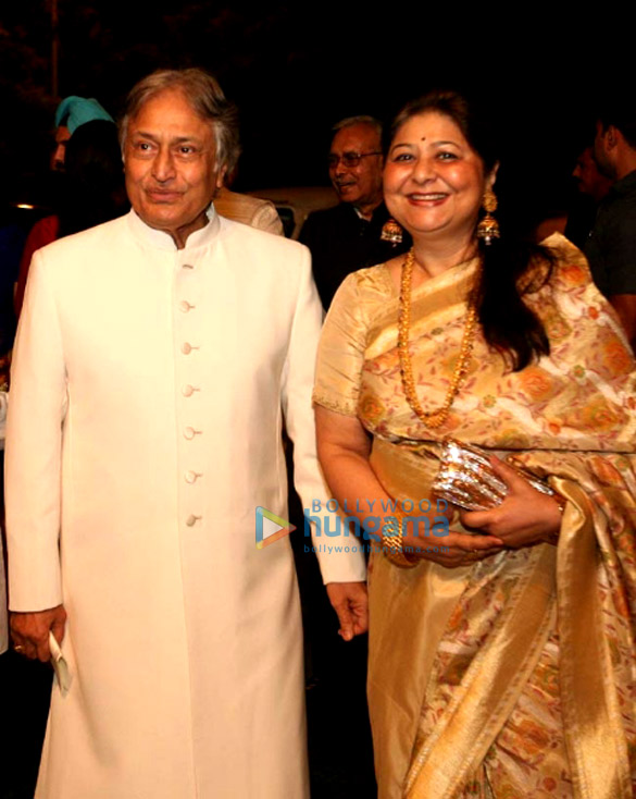 celes snapped at saif kareenas dawat e walima in delhi 4