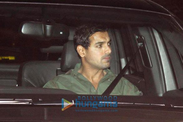 celebs pay visit to yash chopra at lilavati hospital 26