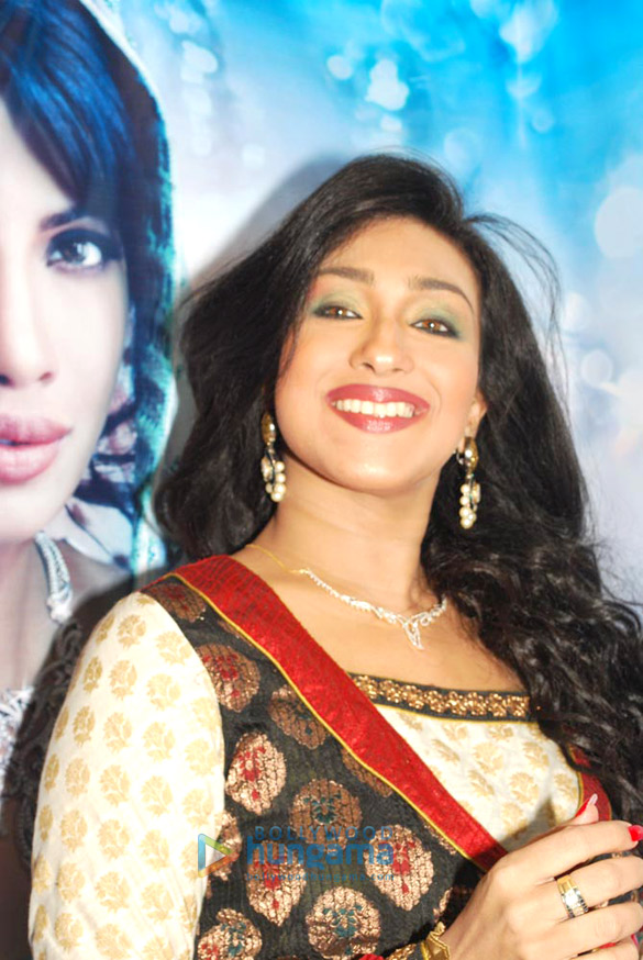 rituparna unveils asmis new jewellery collections 5