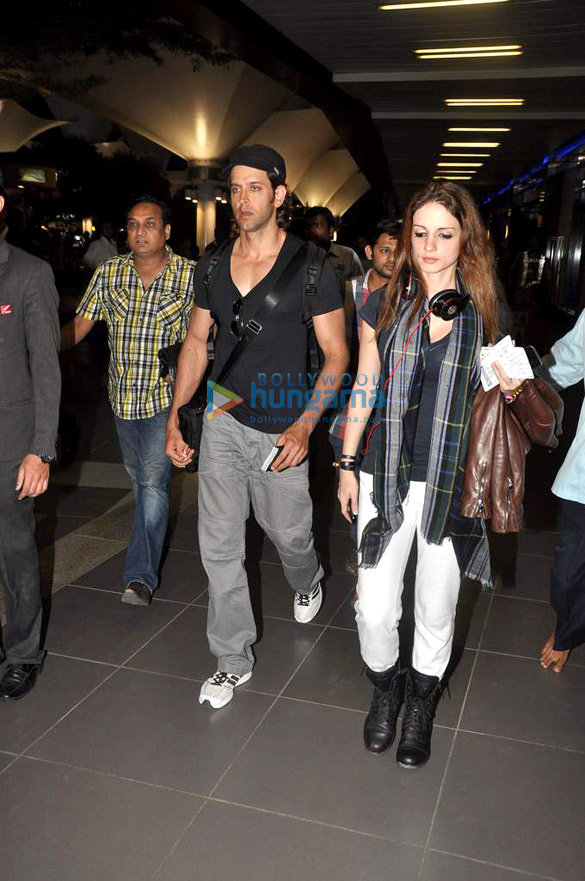 hrithik and sussanne snapped at the airport 3