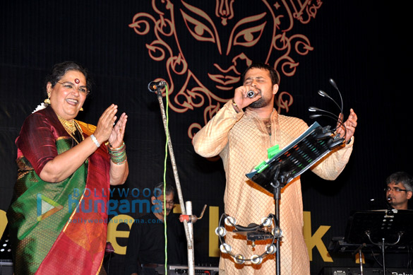 usha uthup performs at dn nagars sarbojanin durga puja 3
