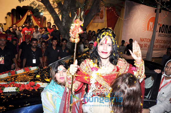 celebs visit the dn nagars sarbojanin durga puja day 5 6