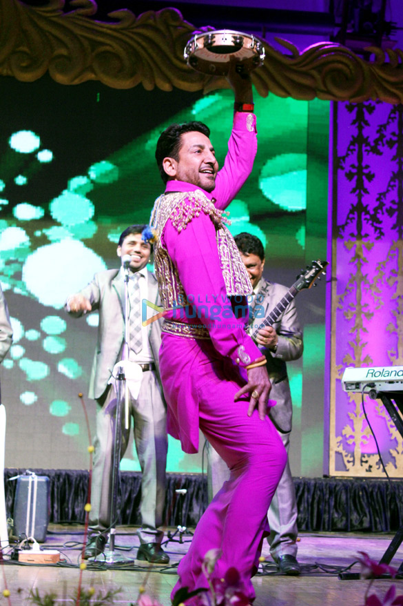 gurdas mann performing on the eve of punjab formation day 6
