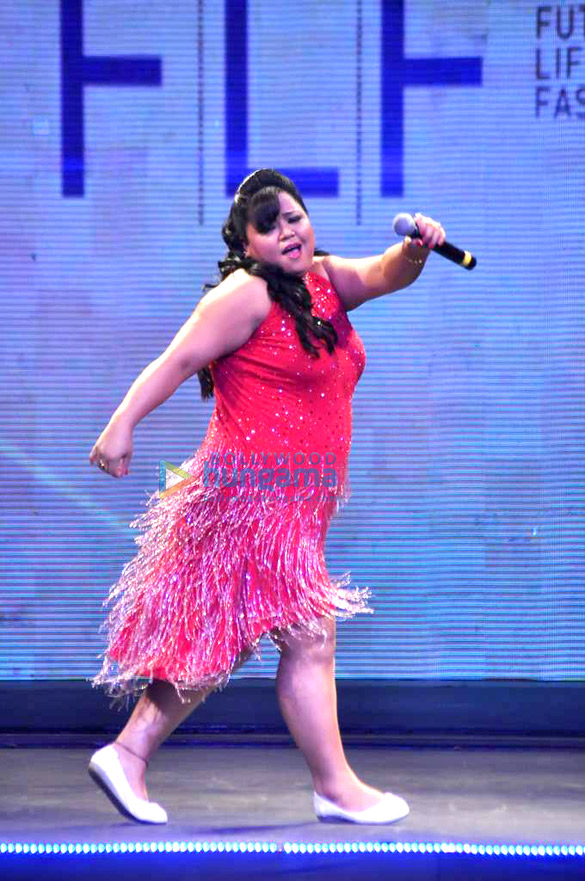 celebs walk the ramp at future lifestyle fashion 9