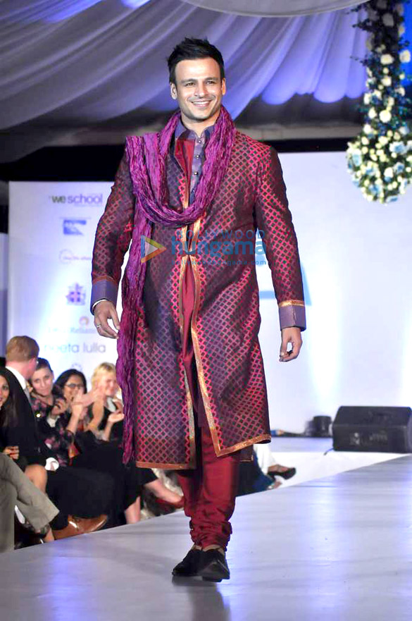 vivek sania others at the global peace fashion show by neeta lulla 3