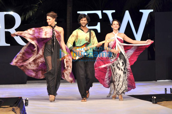 purab hazel walk for gogee vasant at india resort fashion week 2012 5