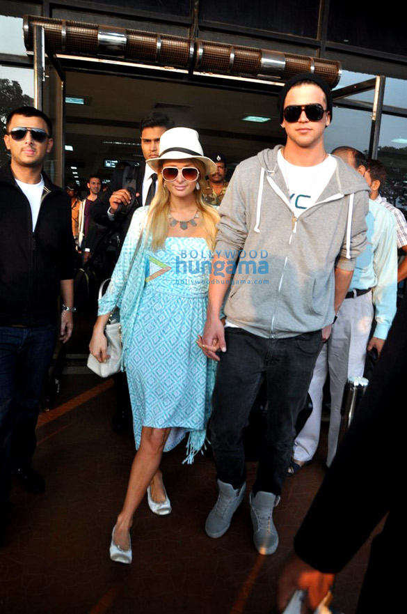 paris hilton arrives in goa for india resort fashion week 2012 2