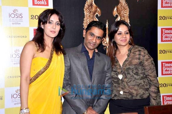 vivek oberoi and tulip joshi launch vinod nairs book pride of lions 8