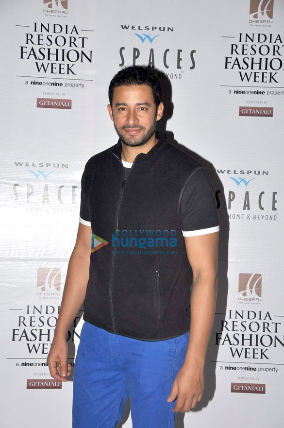 celebs grace welspuns bash at india resort fashion week 2012 7