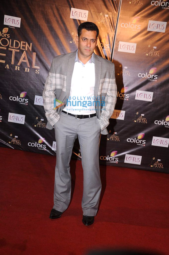 celebs grace colors golden petal awards 2012 32