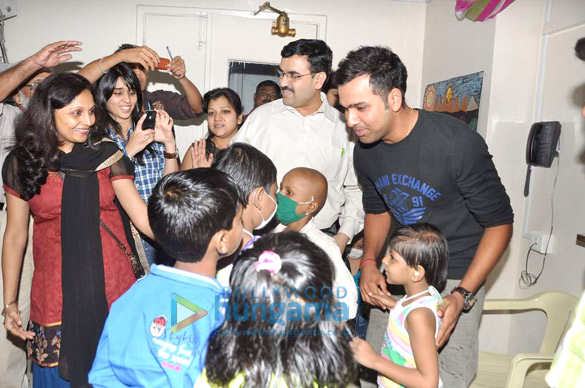 rohit sharma meets cancer patients 2