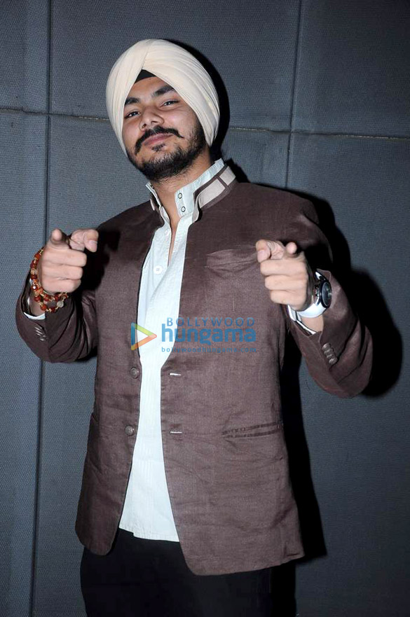 daler mehndi launches his son gurdeep singh mehndi in bollywood 3