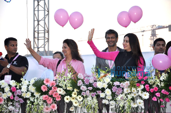 karisma kapoor at pinkathon walkathon event 3