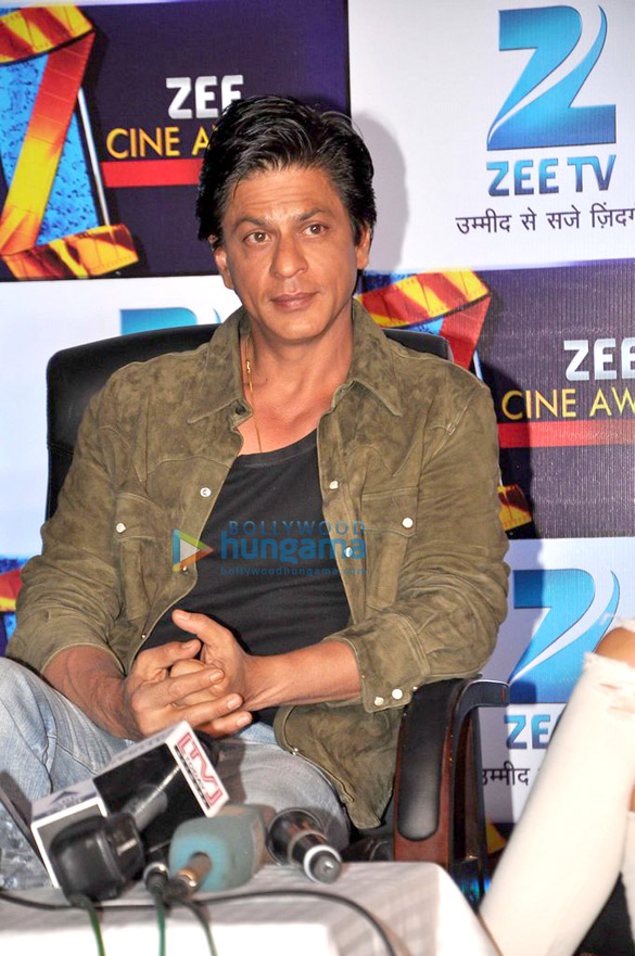 srk deepika grace the zee cine awards media meet 11