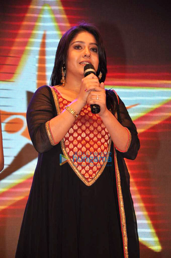 kajol alia bhatt at star dance academy night 2012 6
