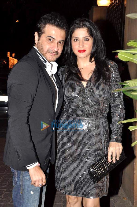 anu and sunny dewans christmas bash 7