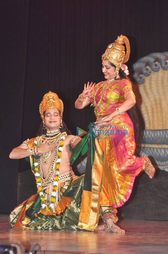 hema malini performs for jaya smriti 7