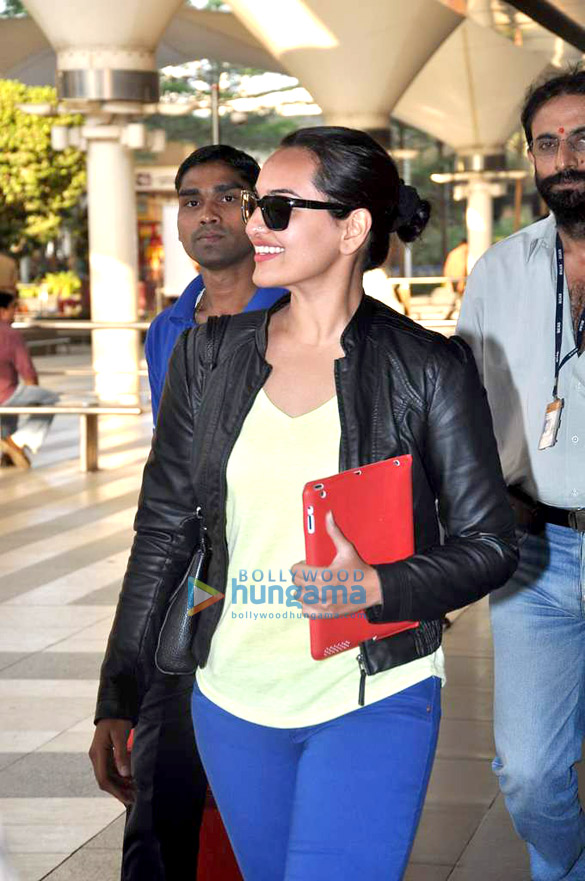 sonakshi sinha spotted at the airport 5