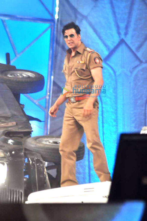 bollywood biggies at umang police show 2013 4