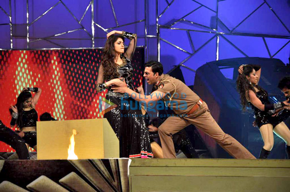bollywood biggies at umang police show 2013 8