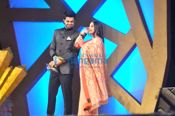 bollywood biggies at umang police show 2013 13