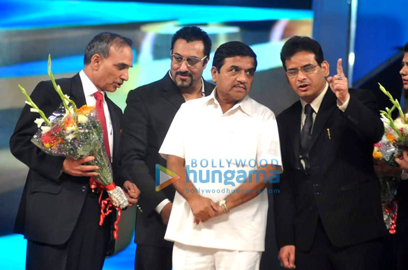 bollywood biggies at umang police show 2013 44
