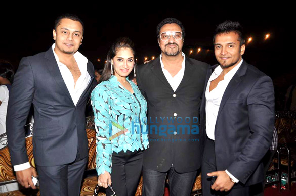 bollywood biggies at umang police show 2013 45